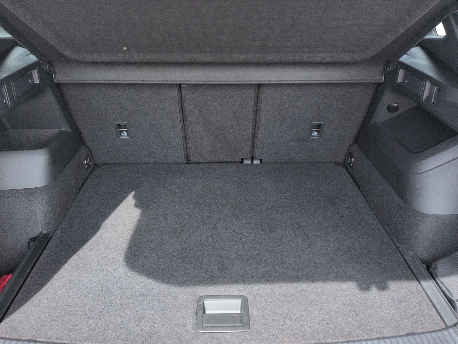 Tiguan R-Line 1.5 eTSI DSG AHK+KAMERA+ACC+