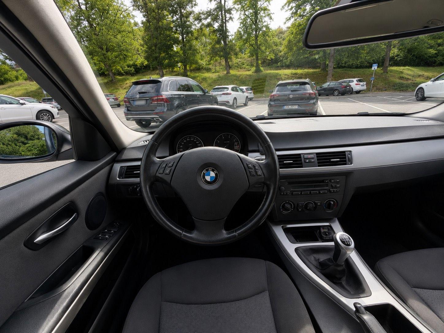 BMW 318 2007 — photo 9