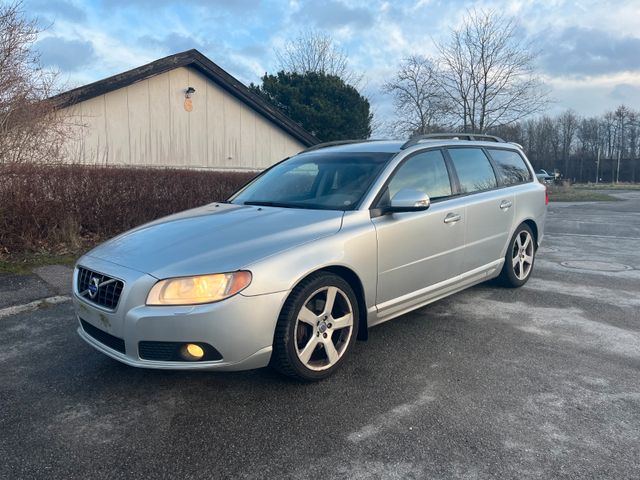 Volvo V70 2.5T Aut. *Leather*