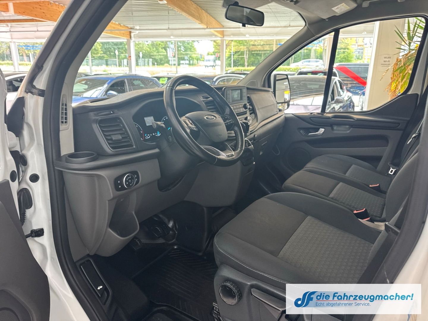 Fahrzeugabbildung Ford Transit Custom 320 L2 Trend 2.0 TDCi EU6d-T Dyn.