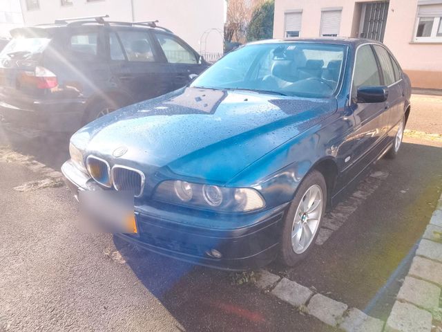 BMW e39 520i