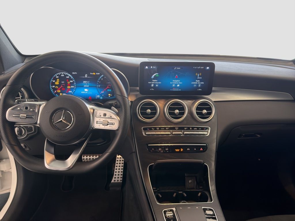 Fahrzeugabbildung Mercedes-Benz GLC 300 e 4MATIC AMG innen*OFF-ROAD aussen*LED