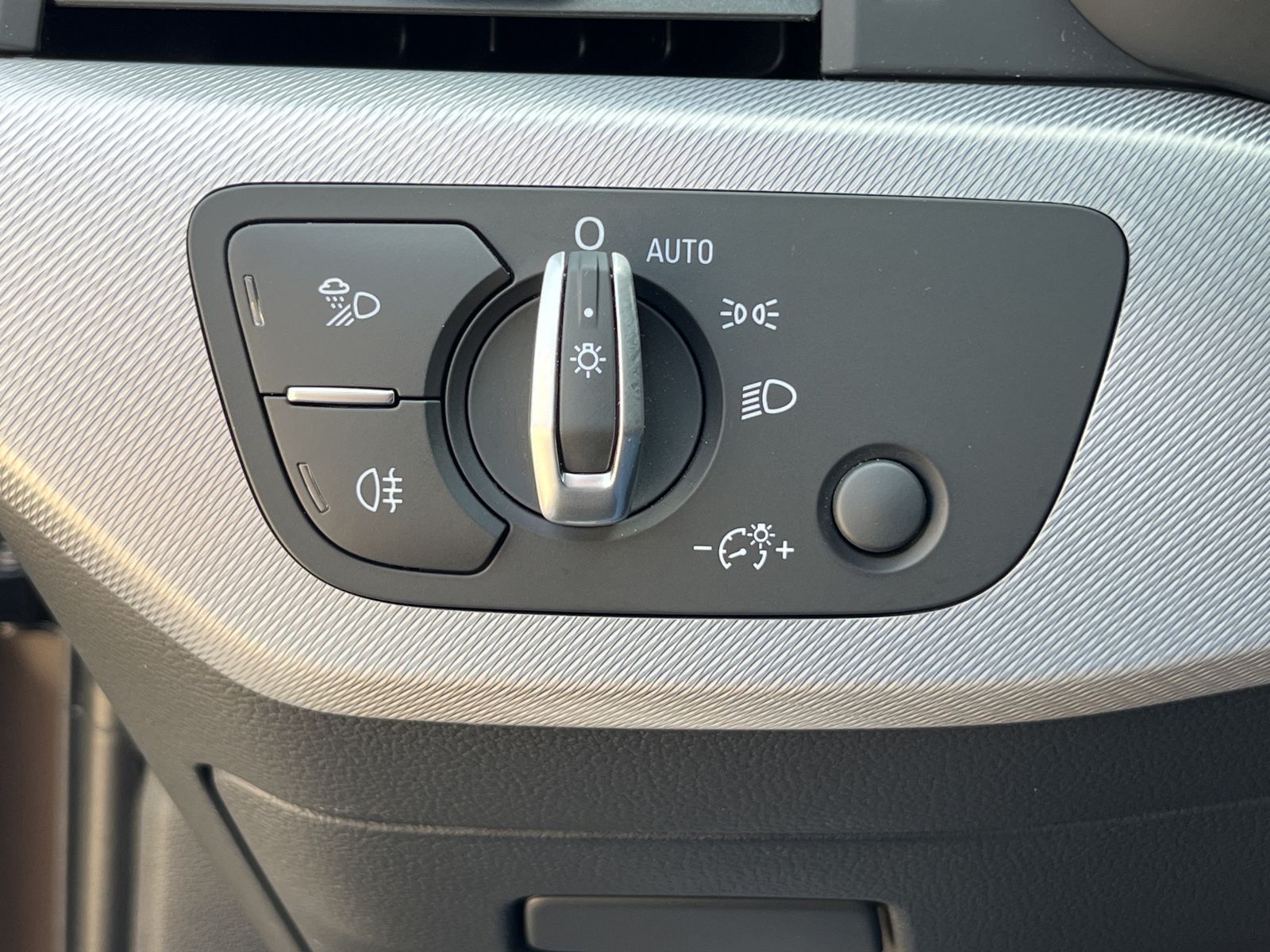 Fahrzeugabbildung Audi A4 DSG sport*S-Line*AHK*Navi*Kamera*u.v.m*