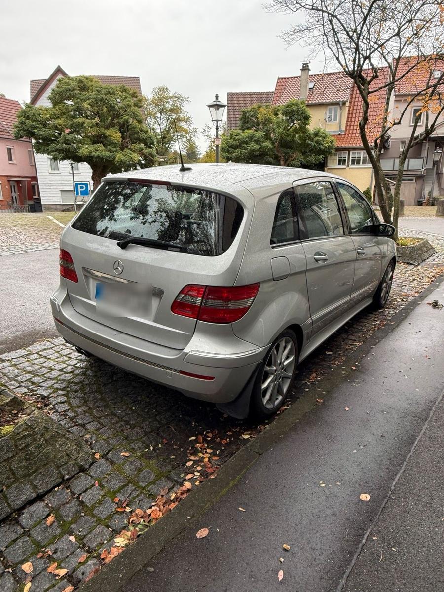 Mercedes-Benz B 200