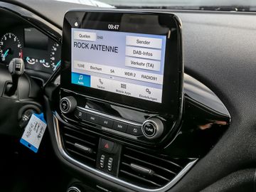 Ford Fiesta Titanium ABSTANDSTEMPOMAT TOUCHSCREEN WIN