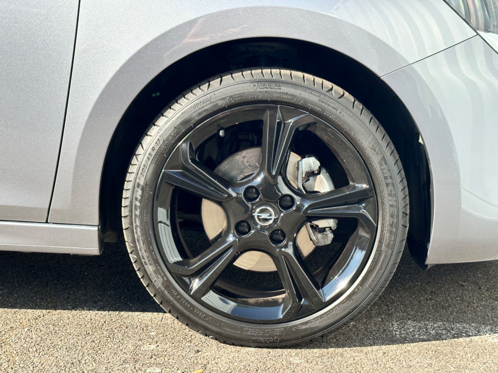 Fahrzeugabbildung Opel Corsa  GS Line Navi*Sitzh.*DAB