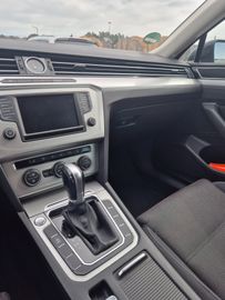 Volkswagen Passat Variant - 8