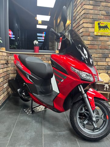 Aprilia SXR 50  Black Deal