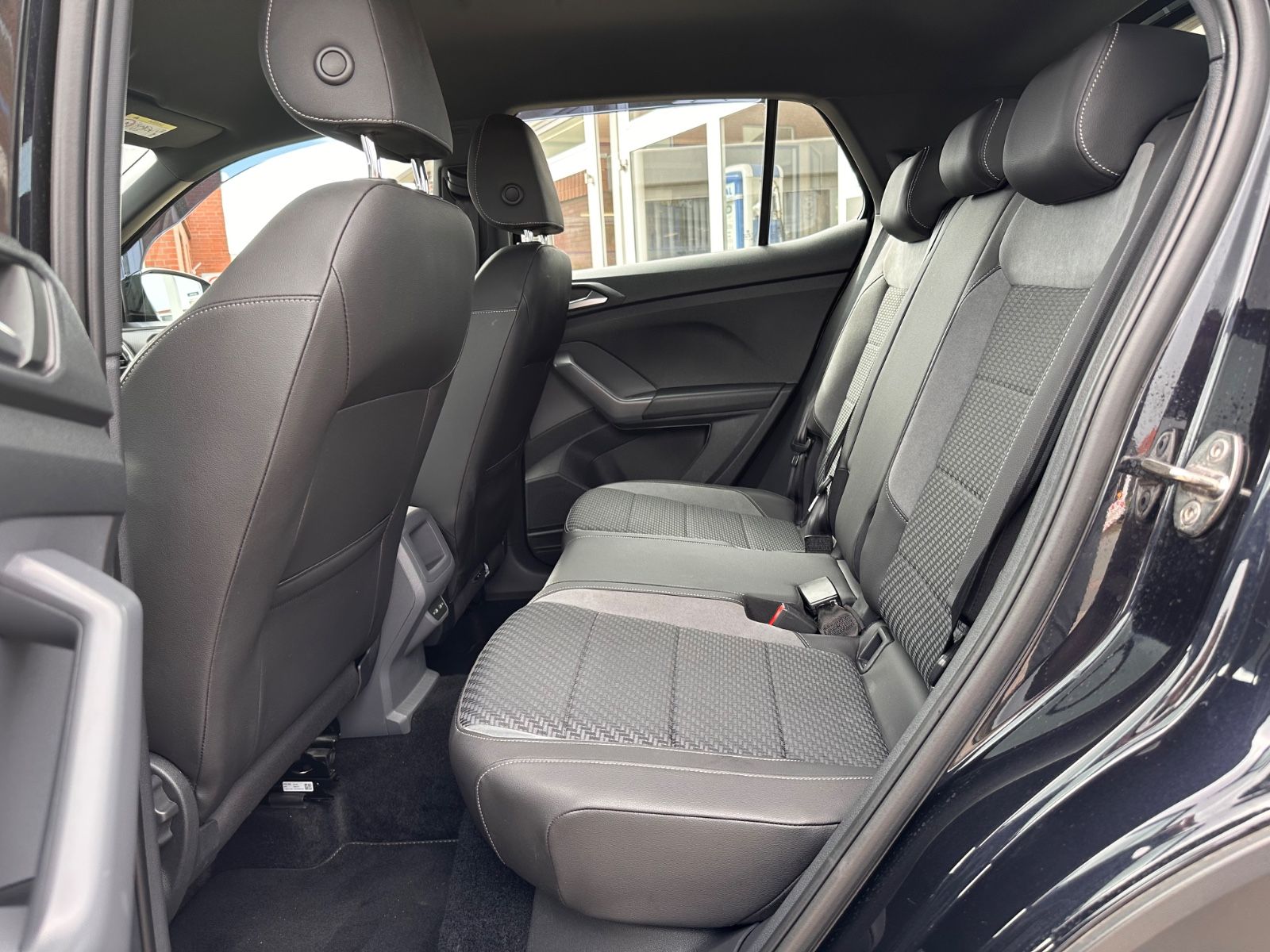 Fahrzeugabbildung Volkswagen T-Cross Style R Line 1.5 TSI DSG LED/Navi/ACC/AP