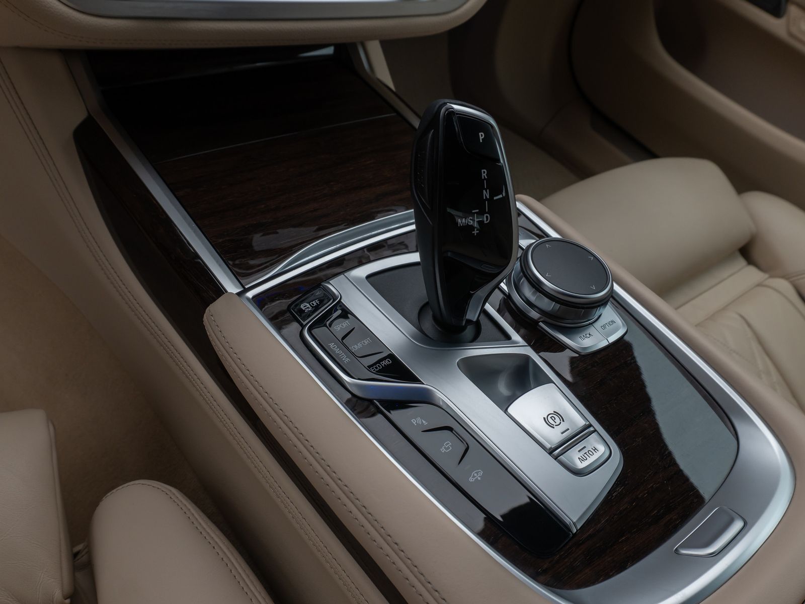 Fahrzeugabbildung BMW 730d xD 360°Laser Massage DAB DisplKey SoftClose