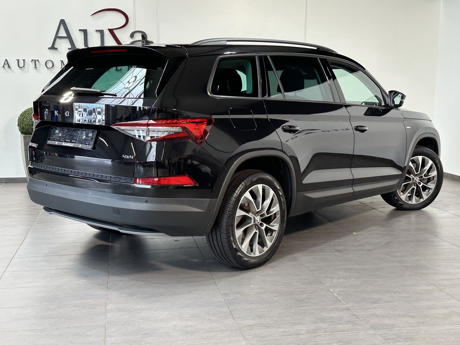 Fahrzeugabbildung SKODA Kodiaq 2.0 TDI 4x4 DSG Clever NAV+LED+KAM+V-COCK