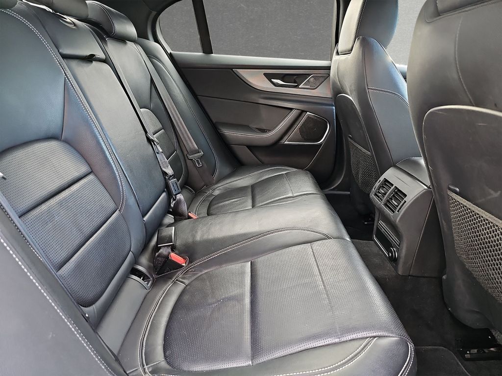 Jaguar XE D180 R-Dynamic SE 320,- FINANZIERUNG OHNE