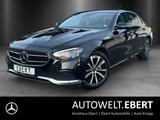 Mercedes-Benz E300 de Avantg DISTRO Busin MLED HighEndMBUX AHK - Mercedes-Benz E 300 Hybrid (Diesel/Elektro): Schwarz, Lederlenkrad, Limousine