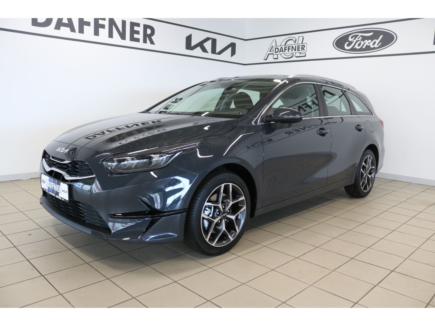 Fahrzeugabbildung Kia Ceed_sw 1.5 T-GDI Spirit SHZ Navi JBL Kamera