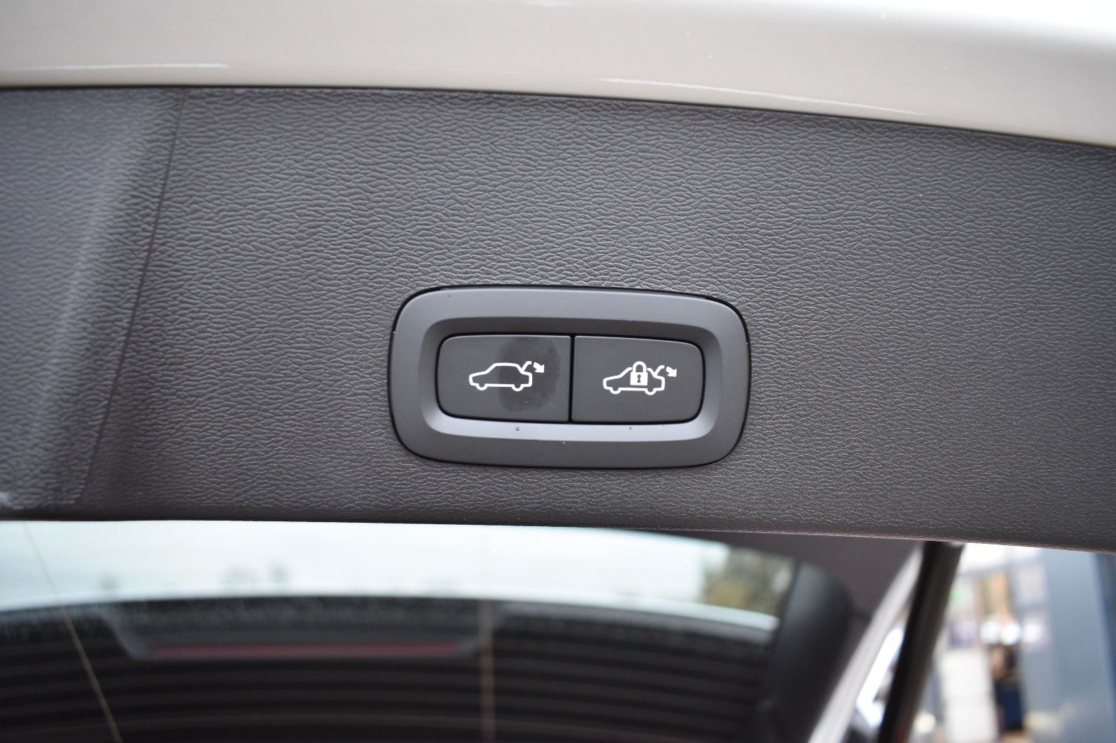 Fahrzeugabbildung Volvo XC40 T5 Recharge 2WD Plus Dark*RFK*H&K*ACC