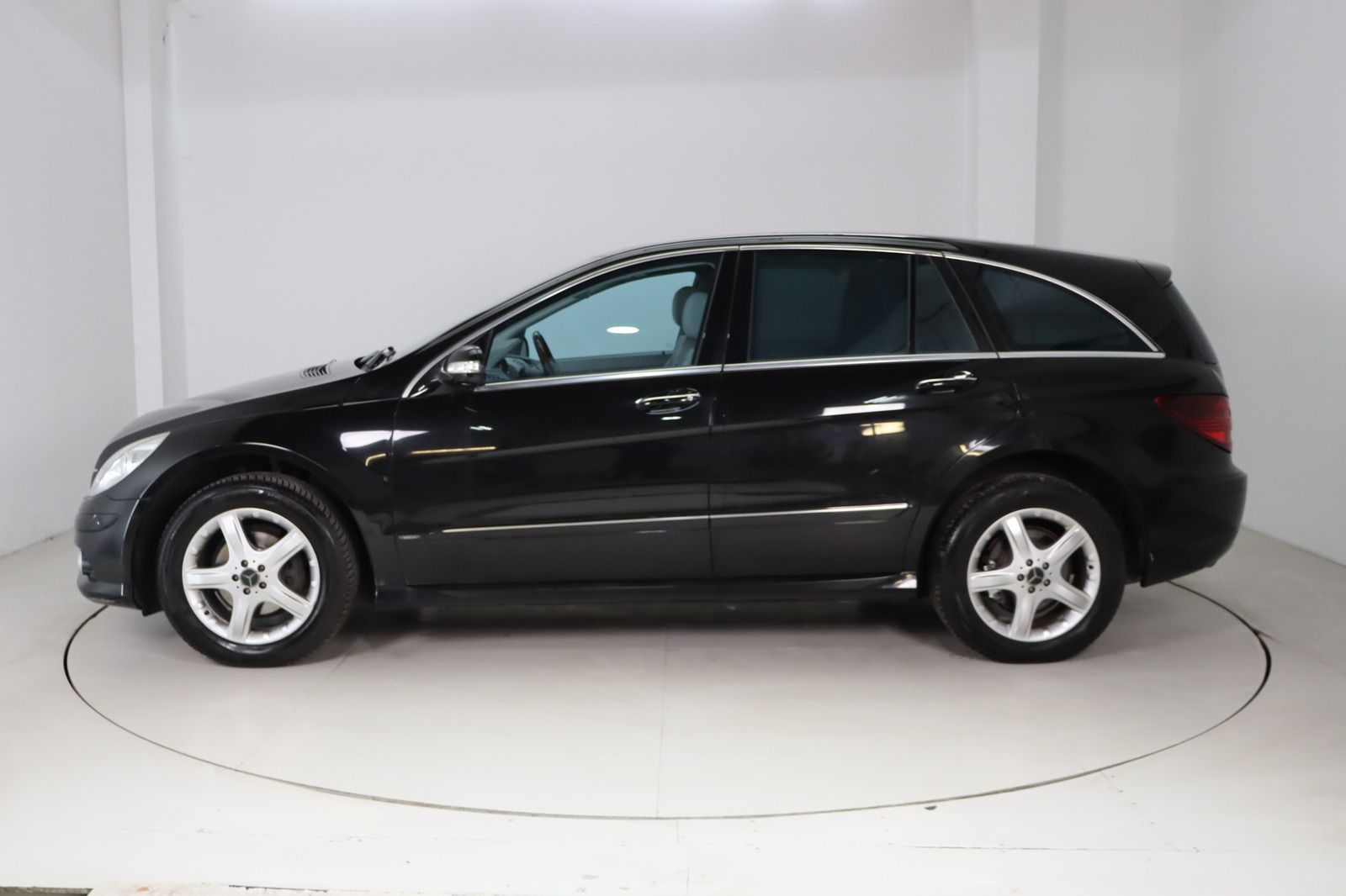 Fahrzeugabbildung Mercedes-Benz R 320 CDI 4MATIC * HUD * AHK * Navi