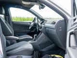 Volkswagen Tiguan R-Line 1,4 l eHybrid DSG ACC MATRIX-LED - silberne Volkswagen Tiguan