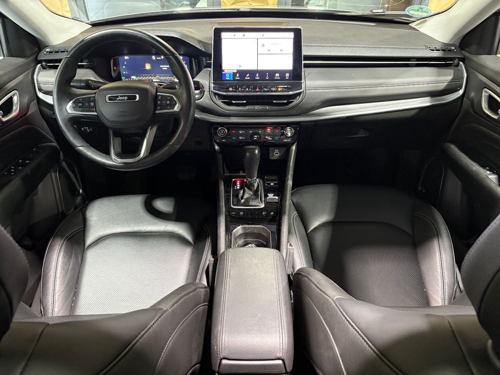 Fahrzeugabbildung Jeep Compass S Plug-In Hybrid 4WD/PANO/360°/ACC/APPLE