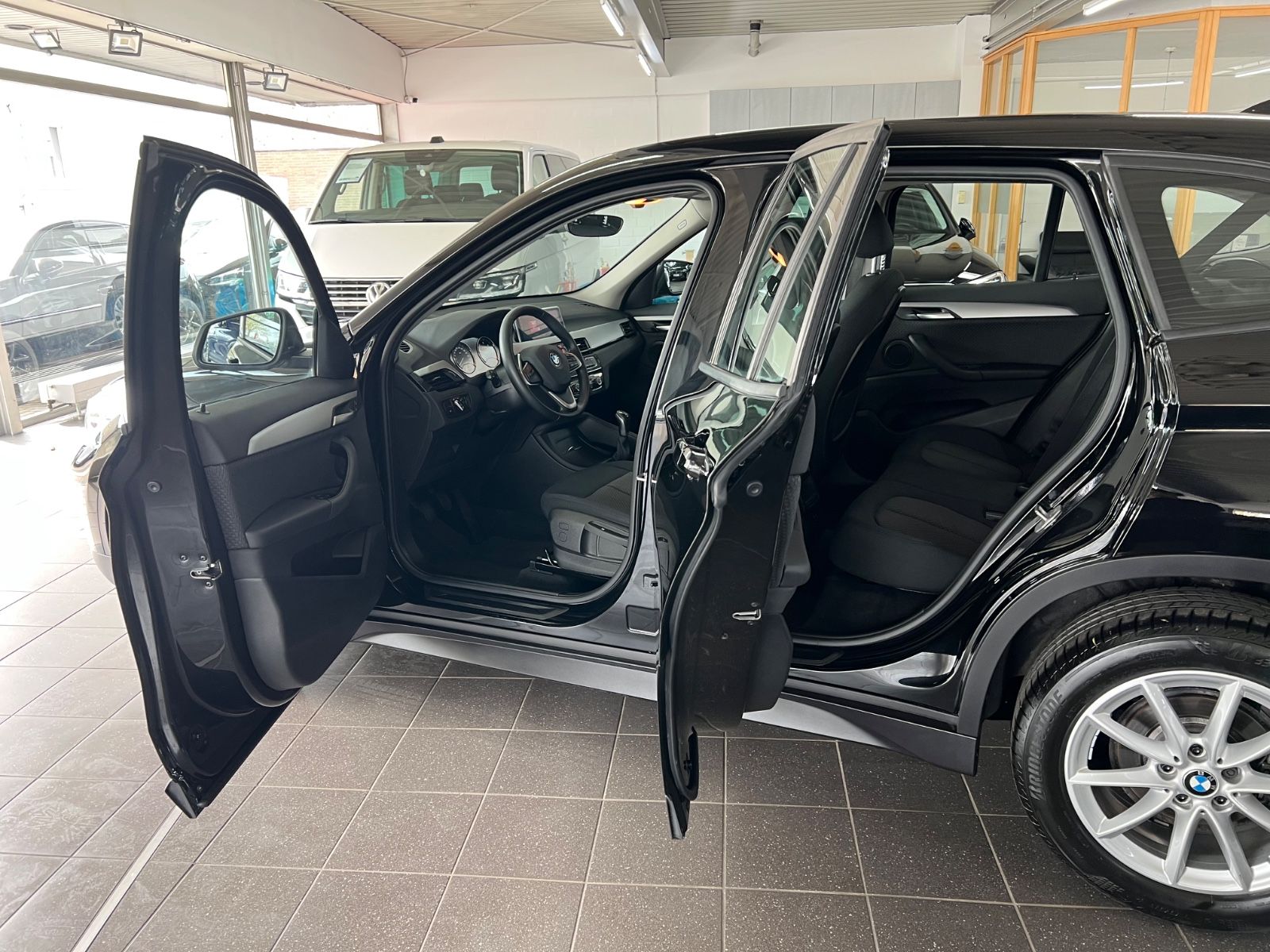 BMW X1 sDrive 18d PDC+Driving Assistant+RTTI+Navi foto 7