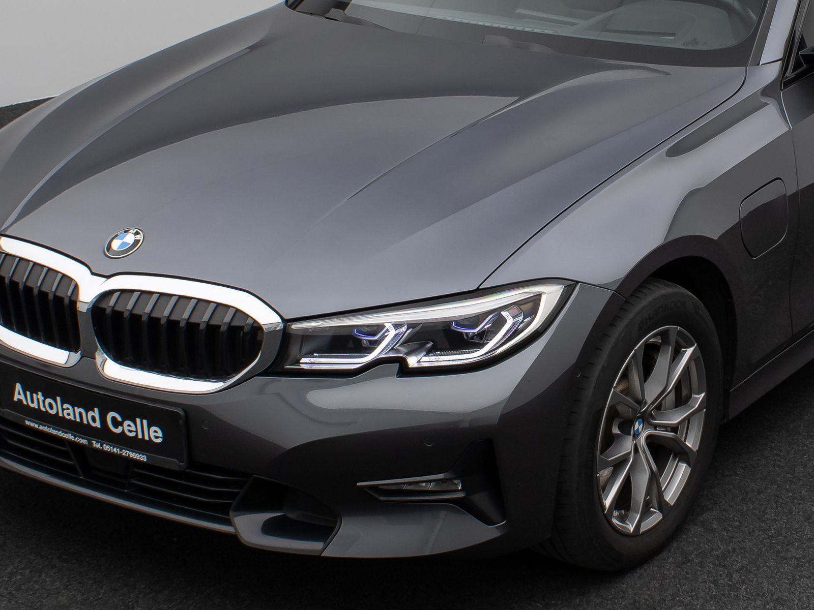 Fahrzeugabbildung BMW 330e xD Sport Line Panorama Laser Kamera HUD DAB