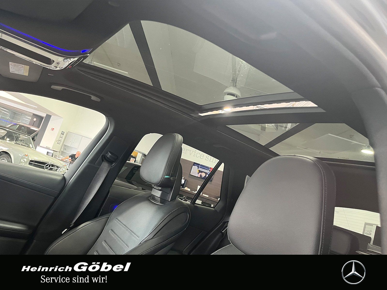 Fahrzeugabbildung Mercedes-Benz GLC 300 4M AMG+PANO+AHK+LED+KAMERA+NAVI+MEMORY