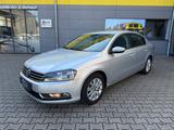 Volkswagen Passat Lim. Comfortline/NAVI/BLUET*/SHZ/TEMPOMAT - gebrauchte VW Passat aus dem Jahr 2013