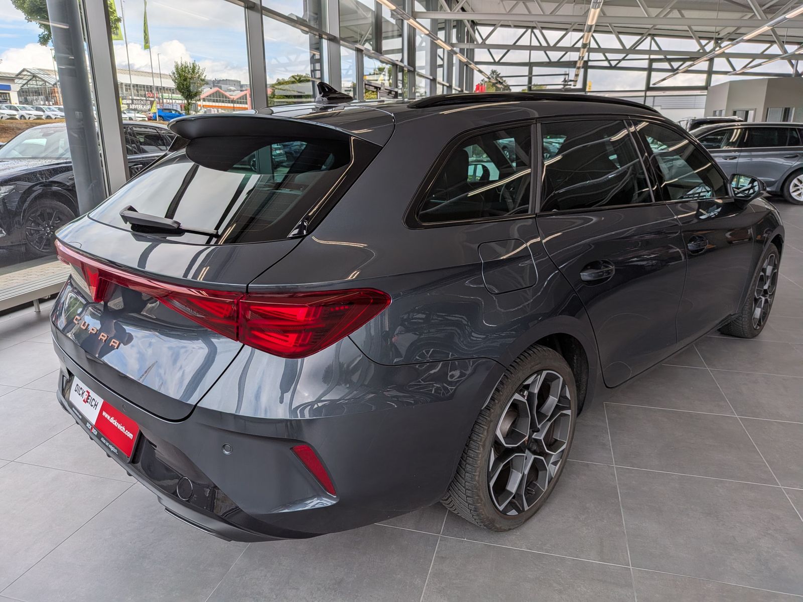 Fahrzeugabbildung CUPRA Leon 1.5 eTSI Dynamic-Edge-Paket Pano Cam AHK 18