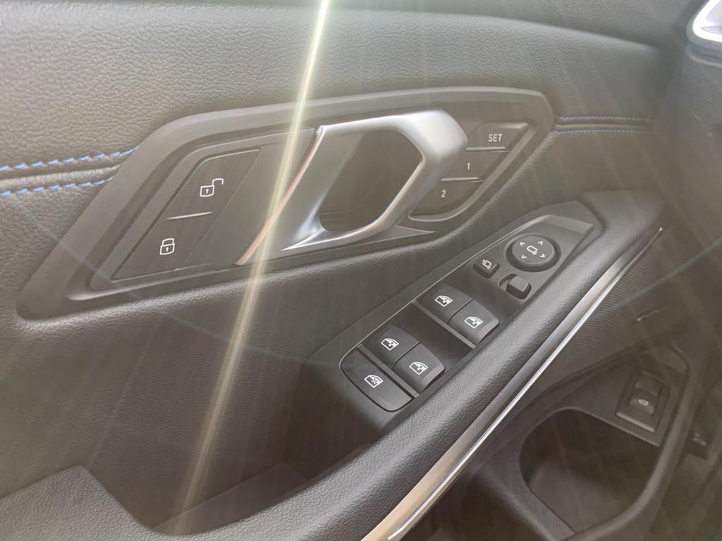 BMW M340i xDrive Lim. LED NAVI 360° H/K PDC SHZ 19"