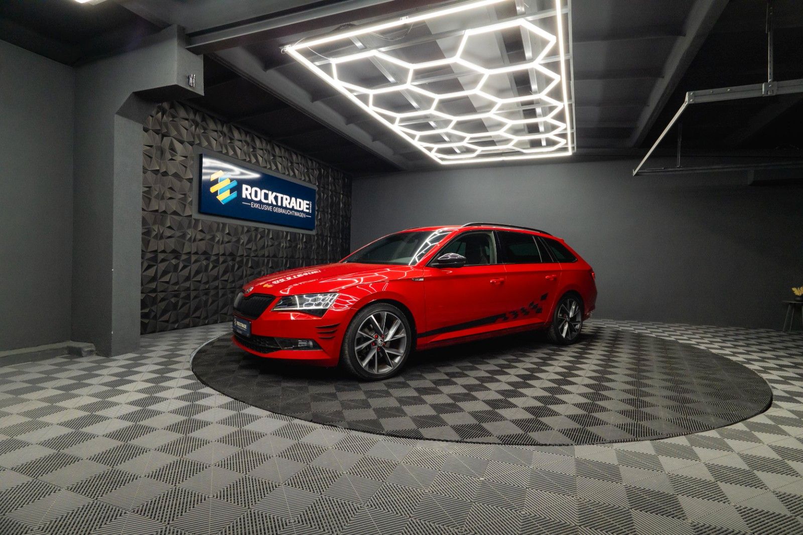 Fahrzeugabbildung SKODA Superb 1.8 TSI Combi Sportline | DAB | Alcantara