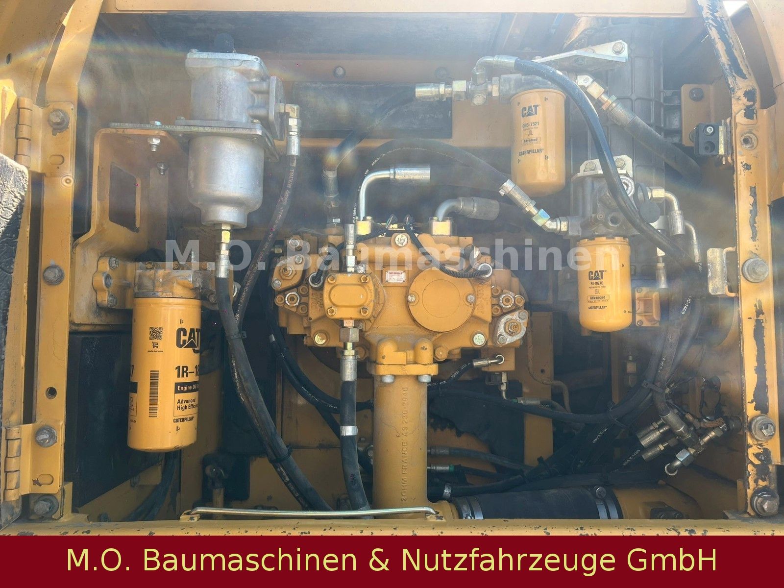 Fahrzeugabbildung CAT 325 D L / AC/ ZSA /
