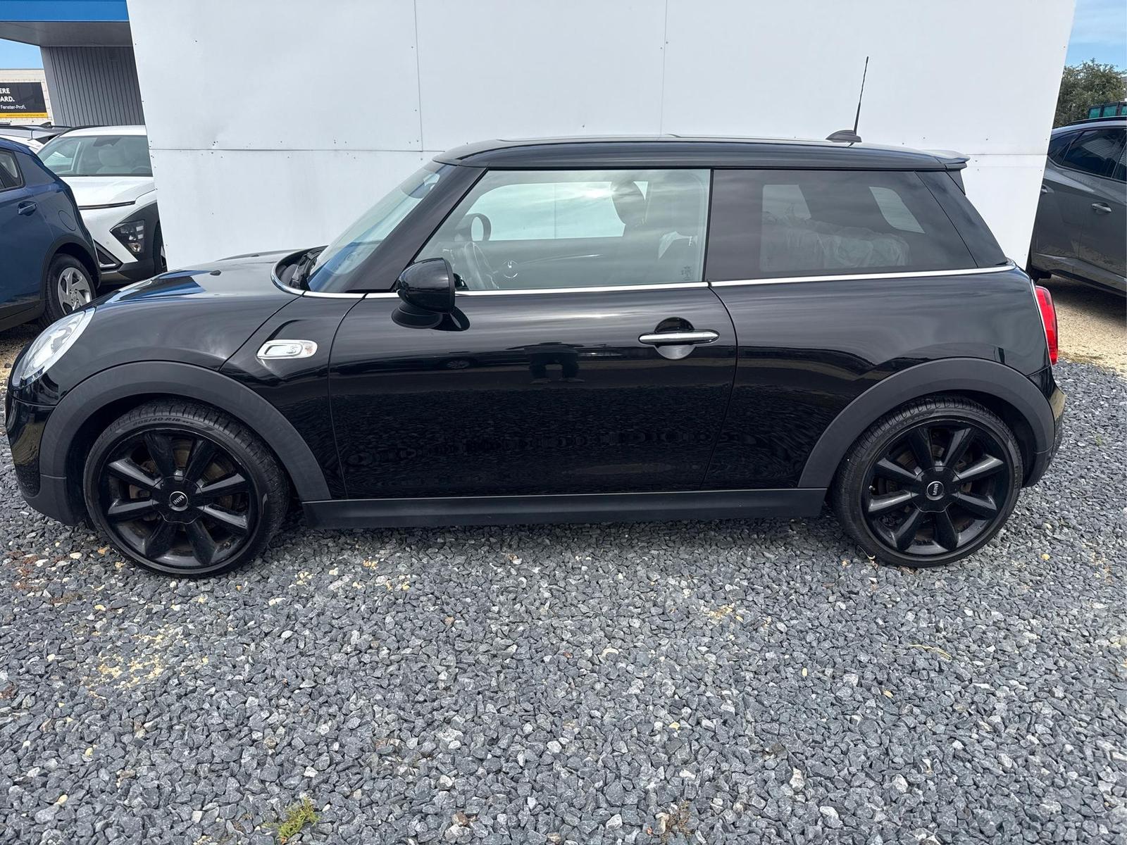 MINI Cooper S HARMAN KARDON LED PDC SHZ S 2.0 141k...