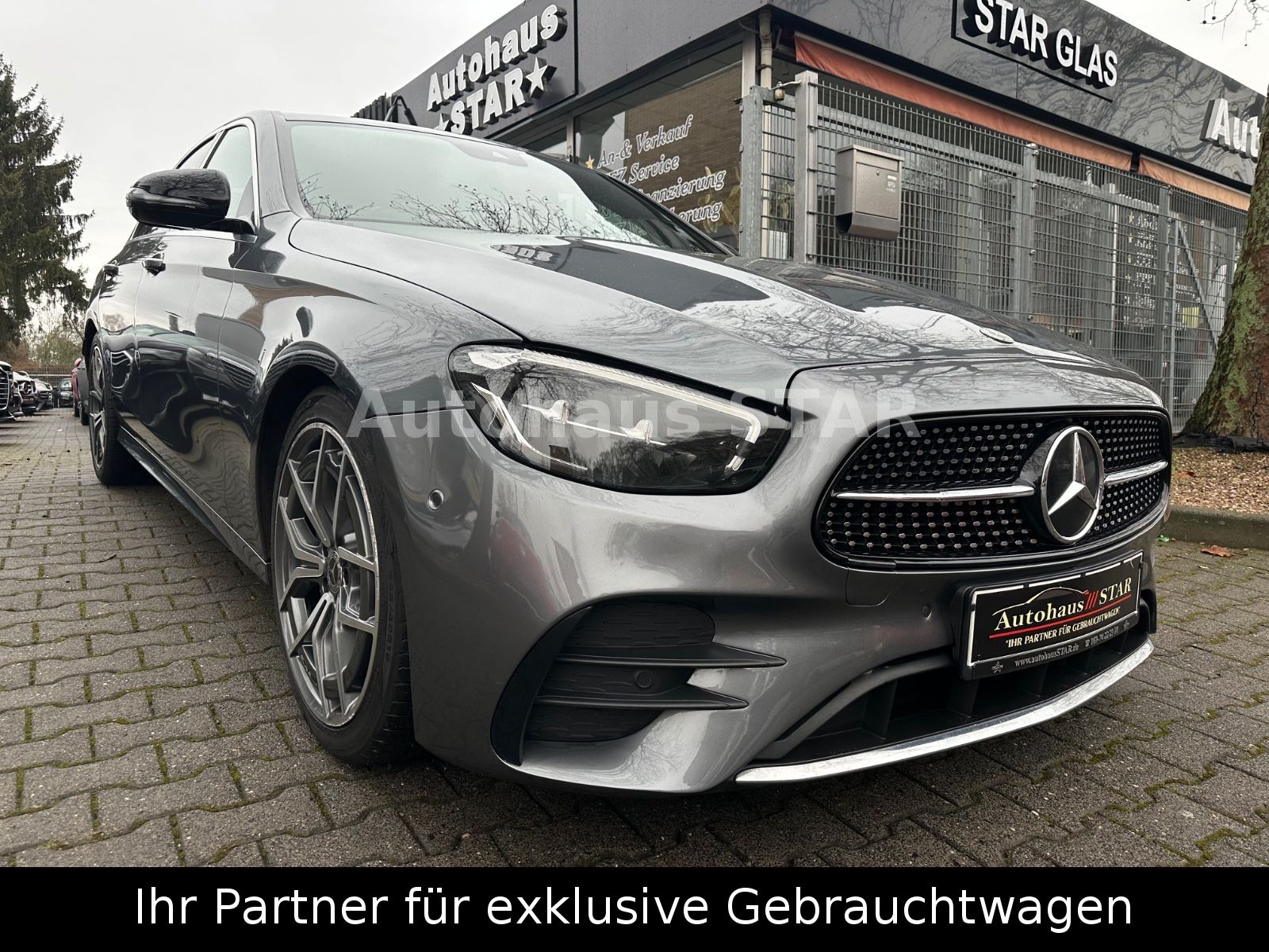 MERCEDES-BENZ E220d Lim. AMG-Line / KAMERA - NAVI - SHZ - TEMP