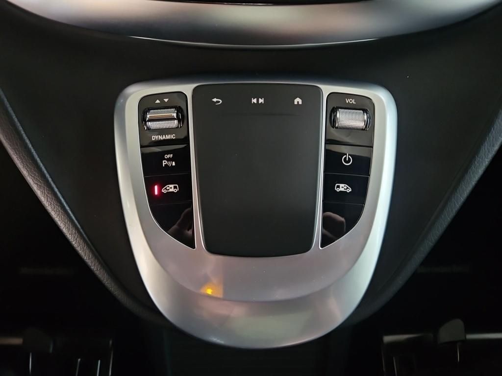 Fahrzeugabbildung Mercedes-Benz EQV 300 AVG lang 7Sitze AIRMATIC Pano Sound 360°