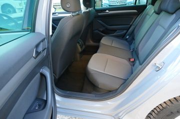 Volkswagen Passat Variant - 12