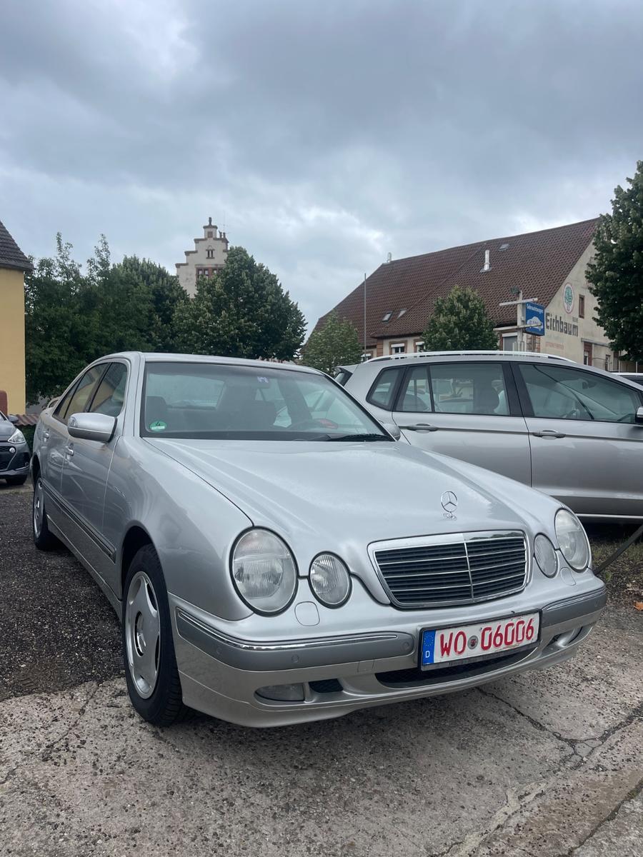 Mercedes-Benz E 280 4MATIC ELEGANCE