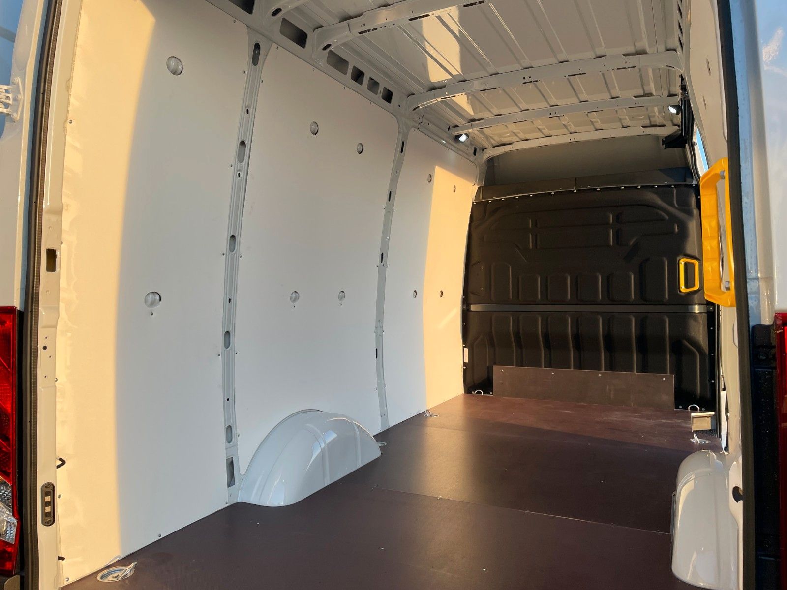 Fahrzeugabbildung Iveco Daily 35S18 HA8 3.0L *R3.520mm*Automatik*Kamera*