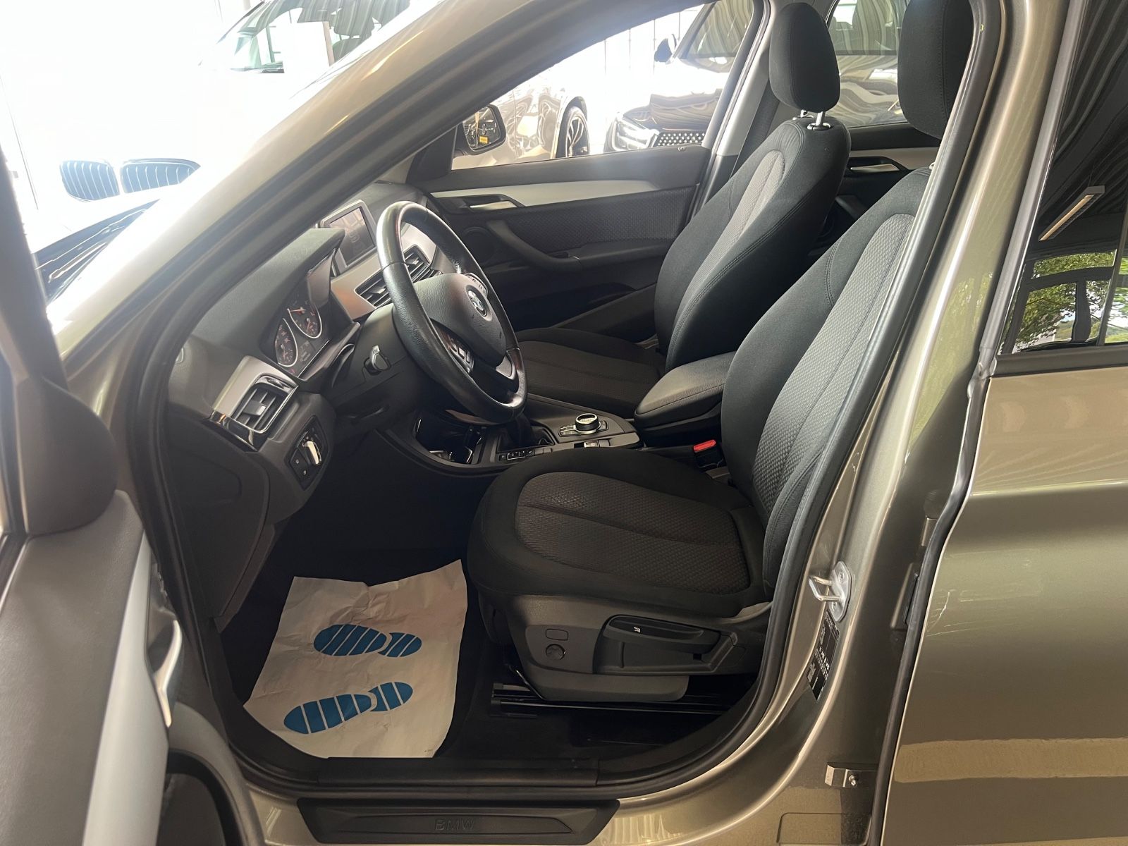 Fahrzeugabbildung BMW X1 sDrive 18 d Advantage *LED*NAVI*SITZHEIZUNG*