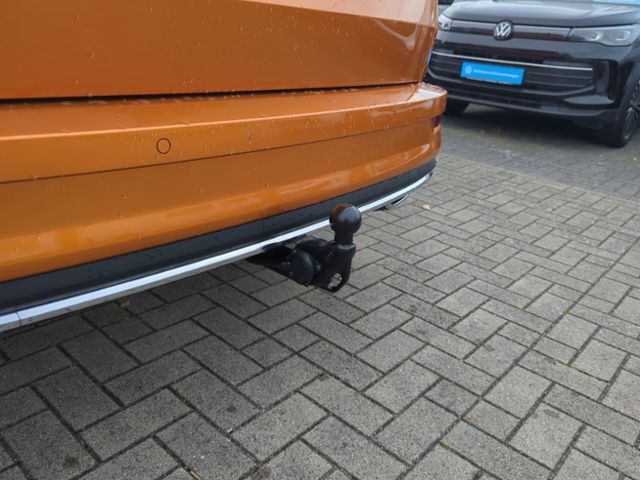 Fahrzeugabbildung SKODA Karoq 1.5 TSI DSG Sportline NAV AHK ELEKTR HECKK