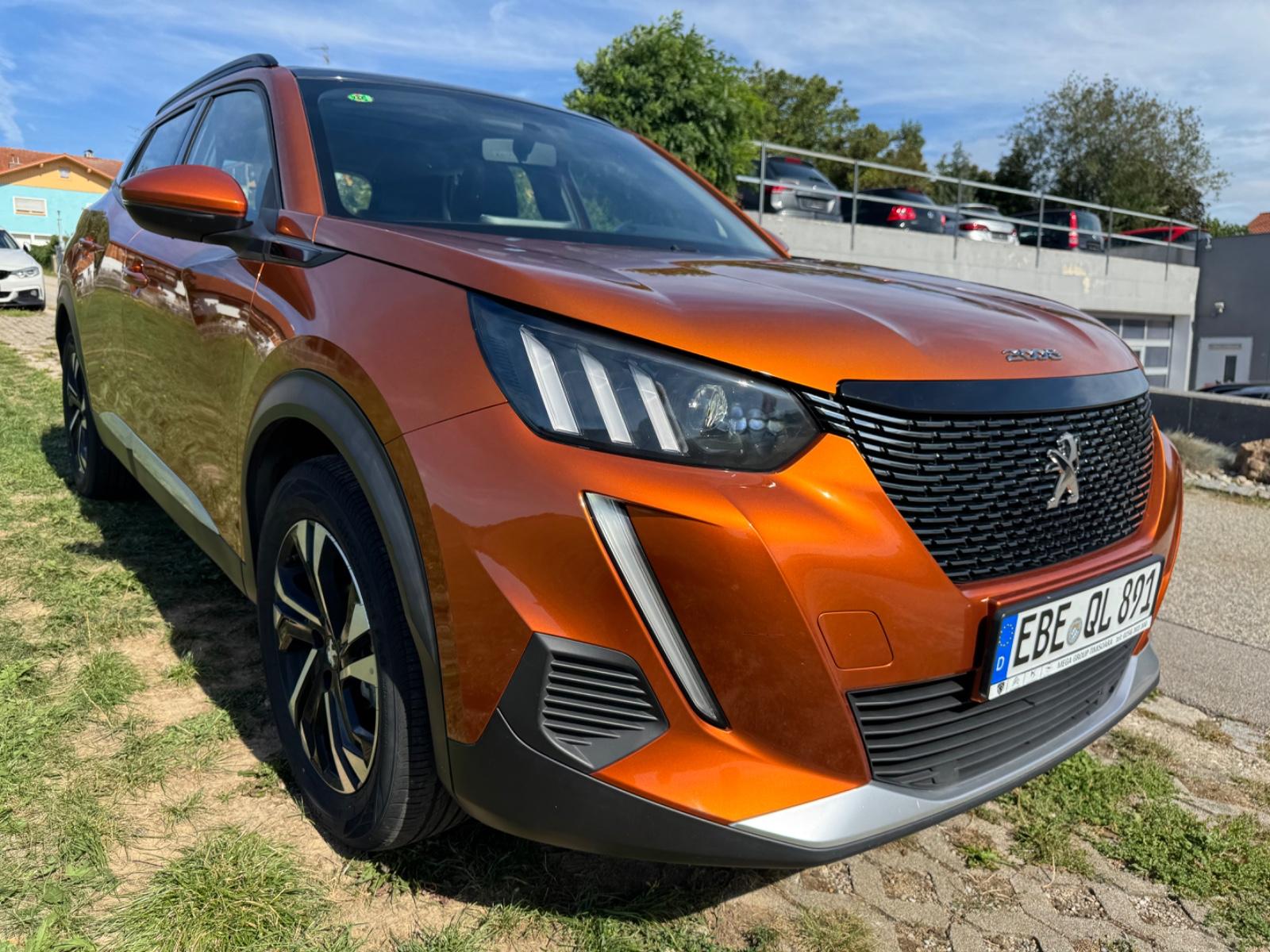 Peugeot 2008 HYBRID 136 e-DSC6 Allure*AUT*PANO*LEDER*