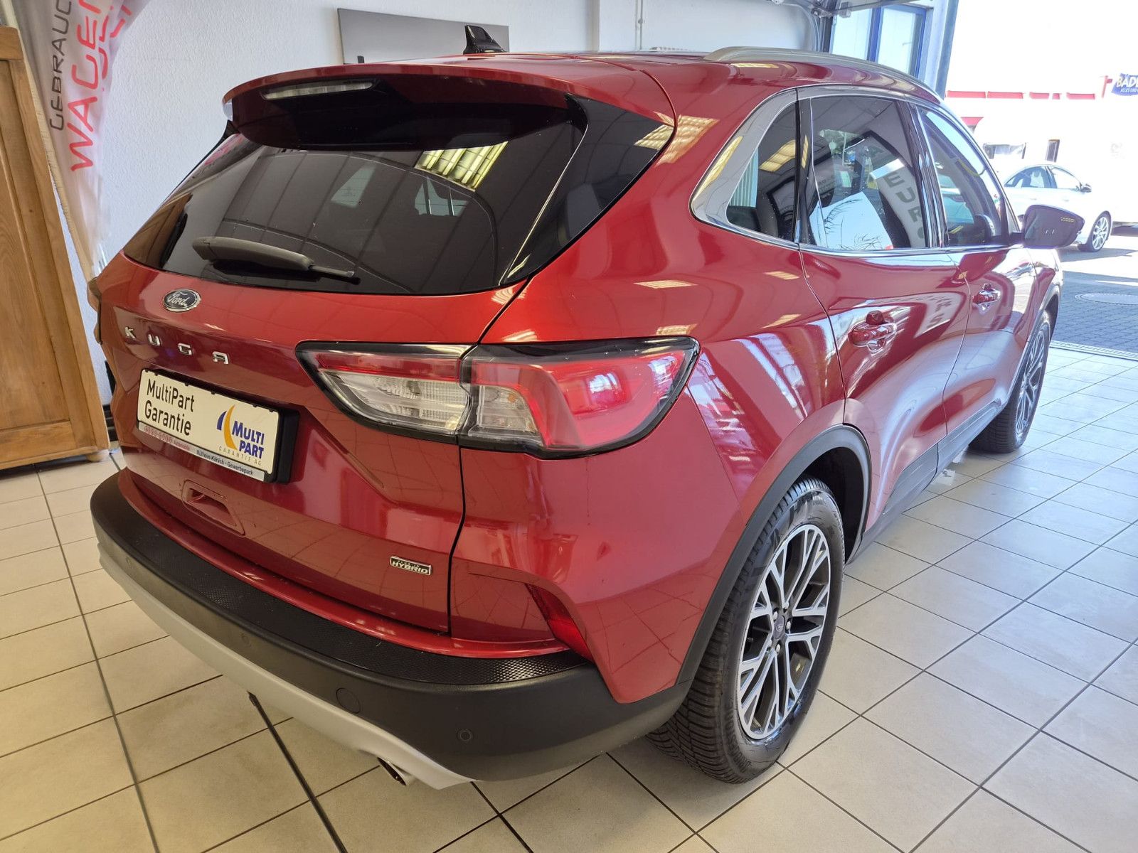Fahrzeugabbildung Ford Kuga Plug-In Hybrid Titanium / SCHECKHEFT