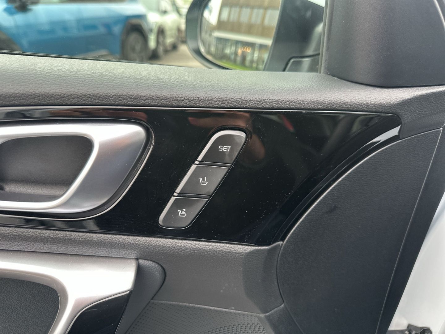 Fahrzeugabbildung Kia Ceed_sw Plug-in Hybrid Spirit 1.6 + El. Panodach