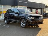 Volkswagen Tiguan R-Line 4Motion,Virtual,ACC,Winter-P,R-Kam - Volkswagen Tiguan: Schwarz