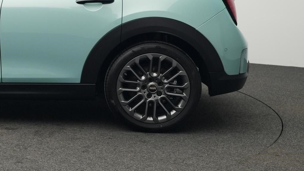 Fahrzeugabbildung MINI Cooper S 5-Türer, Head-Up, Panorama Dach, Sitzhe