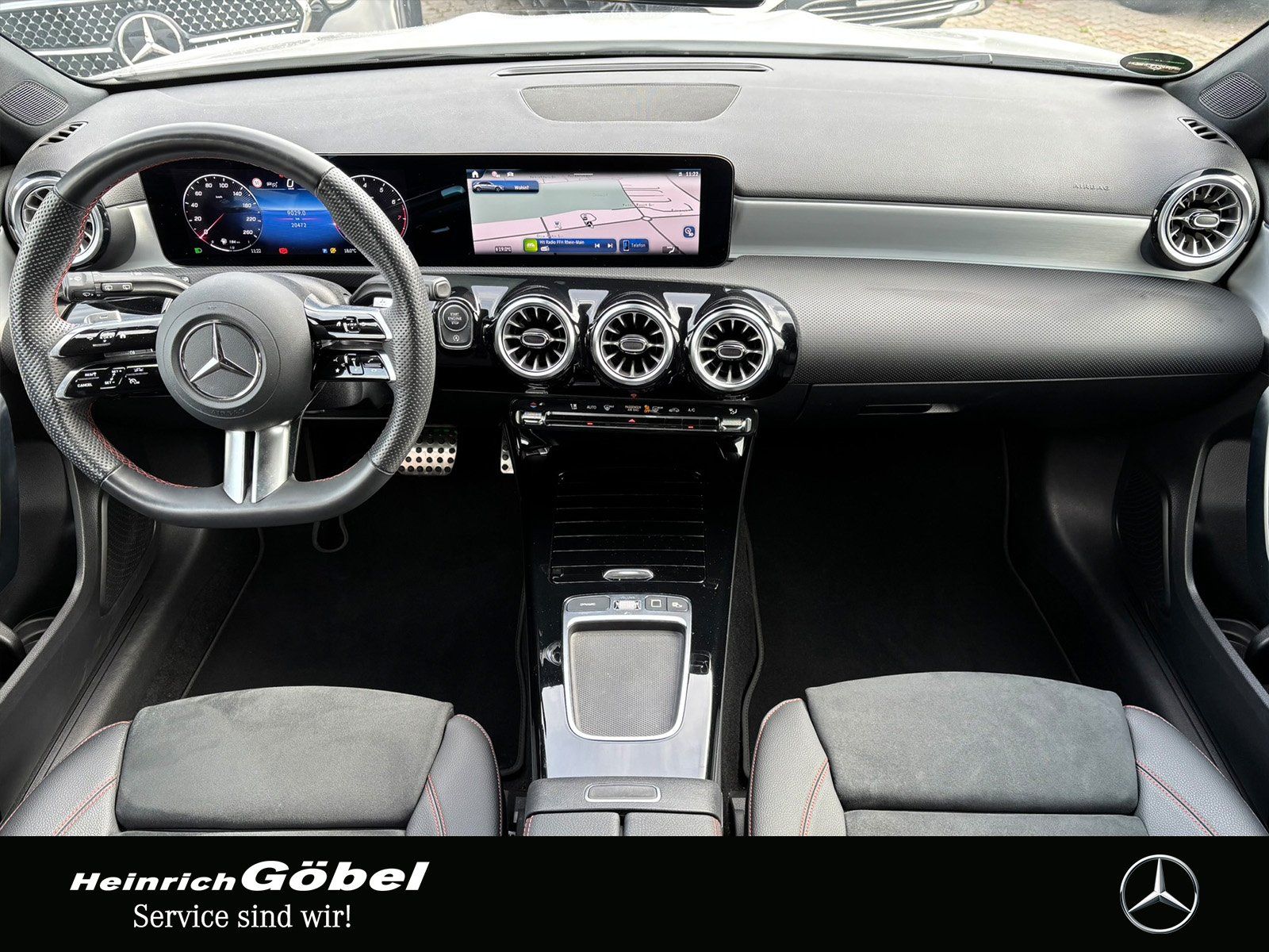 Fahrzeugabbildung Mercedes-Benz A 200 AMG*PANO*MEMORY*360°*MULTIBEAM*KEYLESS*