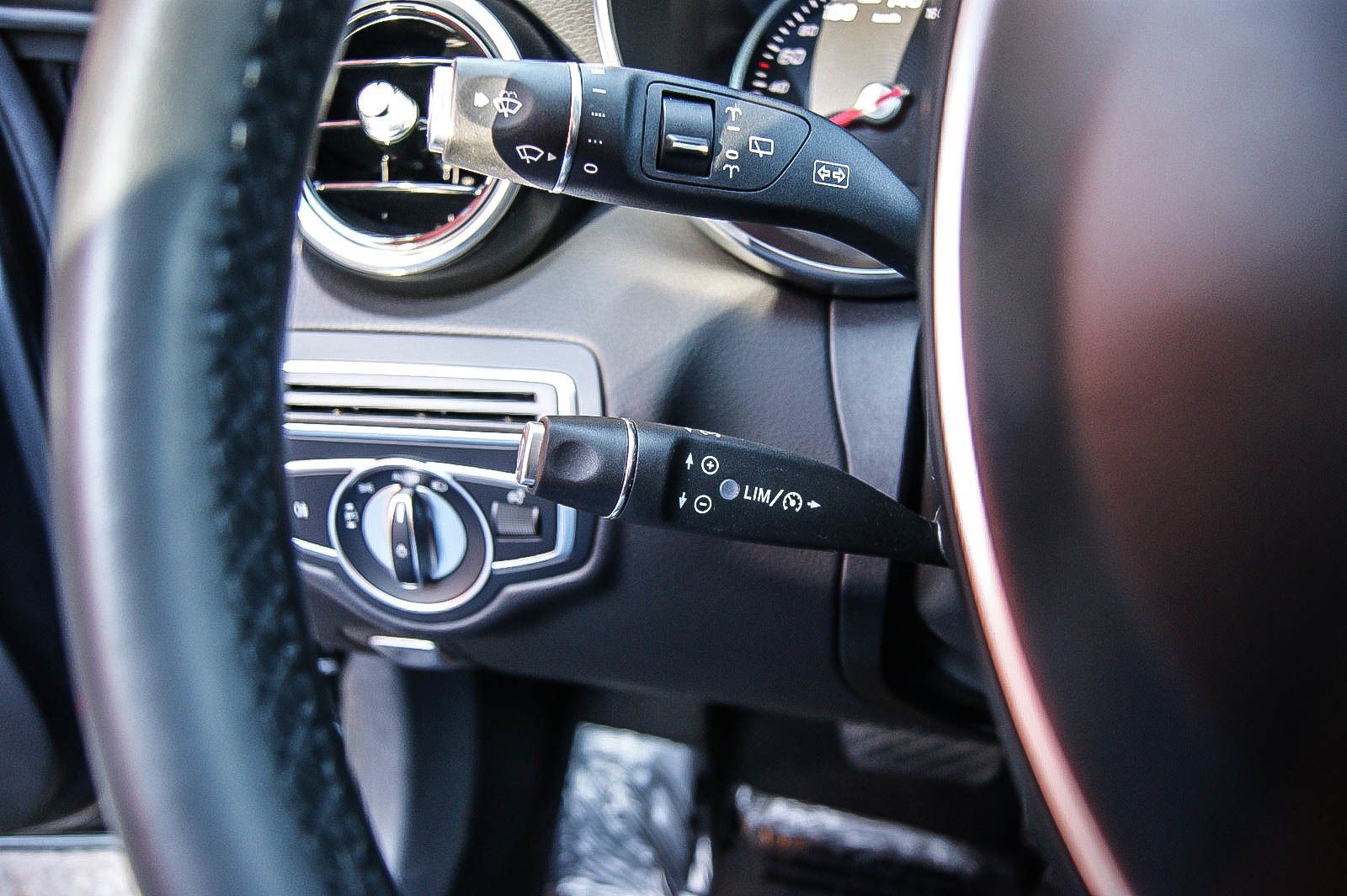 Fahrzeugabbildung Mercedes-Benz C 180 T CGI Avantgarde AHK LED NAVI SITZH