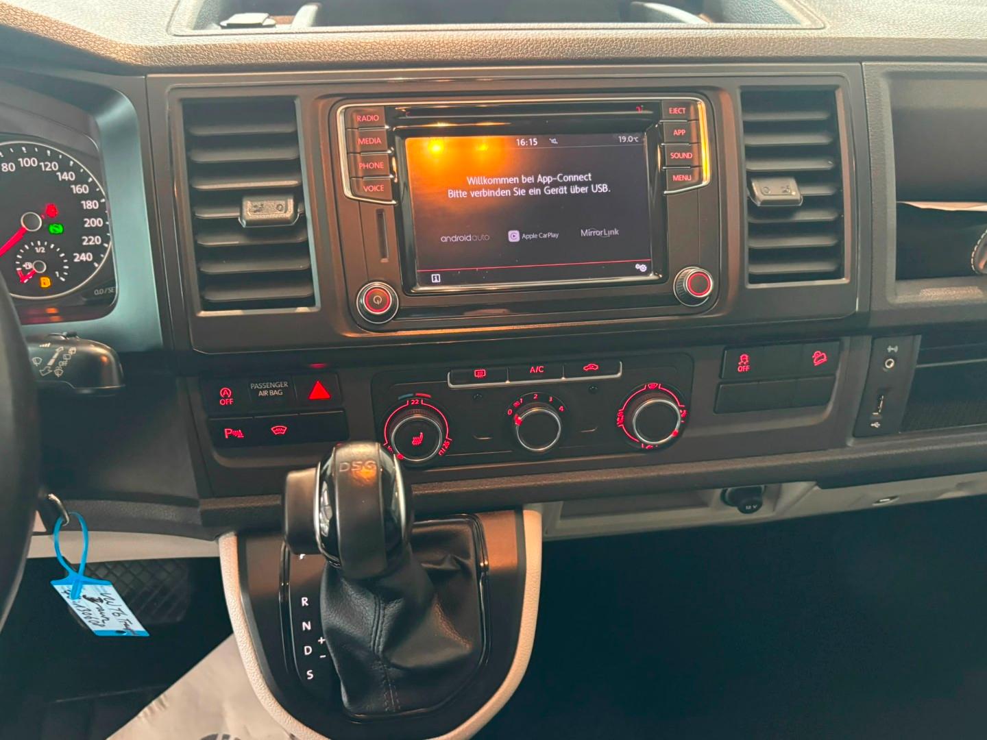 Volkswagen T6 Transporter Kasten lang 4Motion*AHK*Standheiz