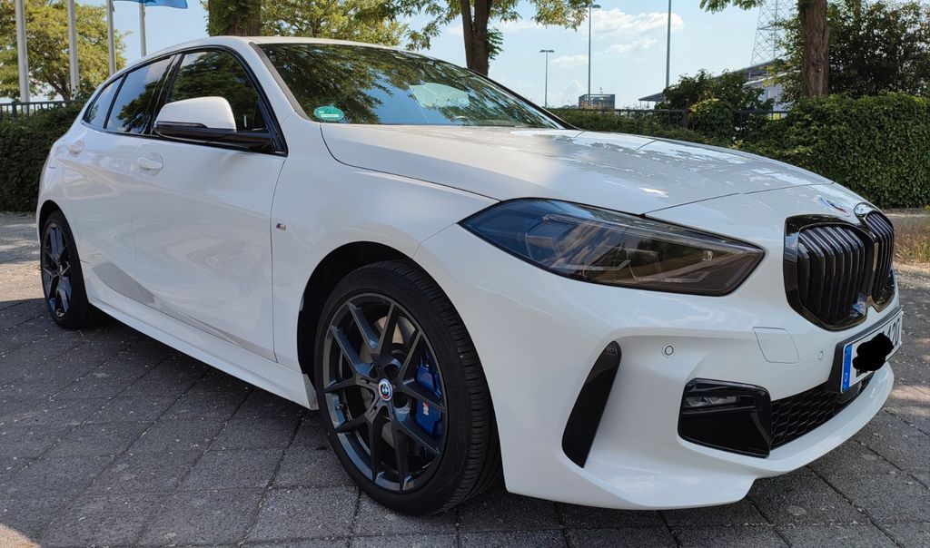 Image of BMW 120