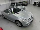 Mercedes-Benz SLK 200 SLK Roadster Kompressor"AIRSCARF" - Mercedes-Benz Cabrio aus dem Jahr 2005