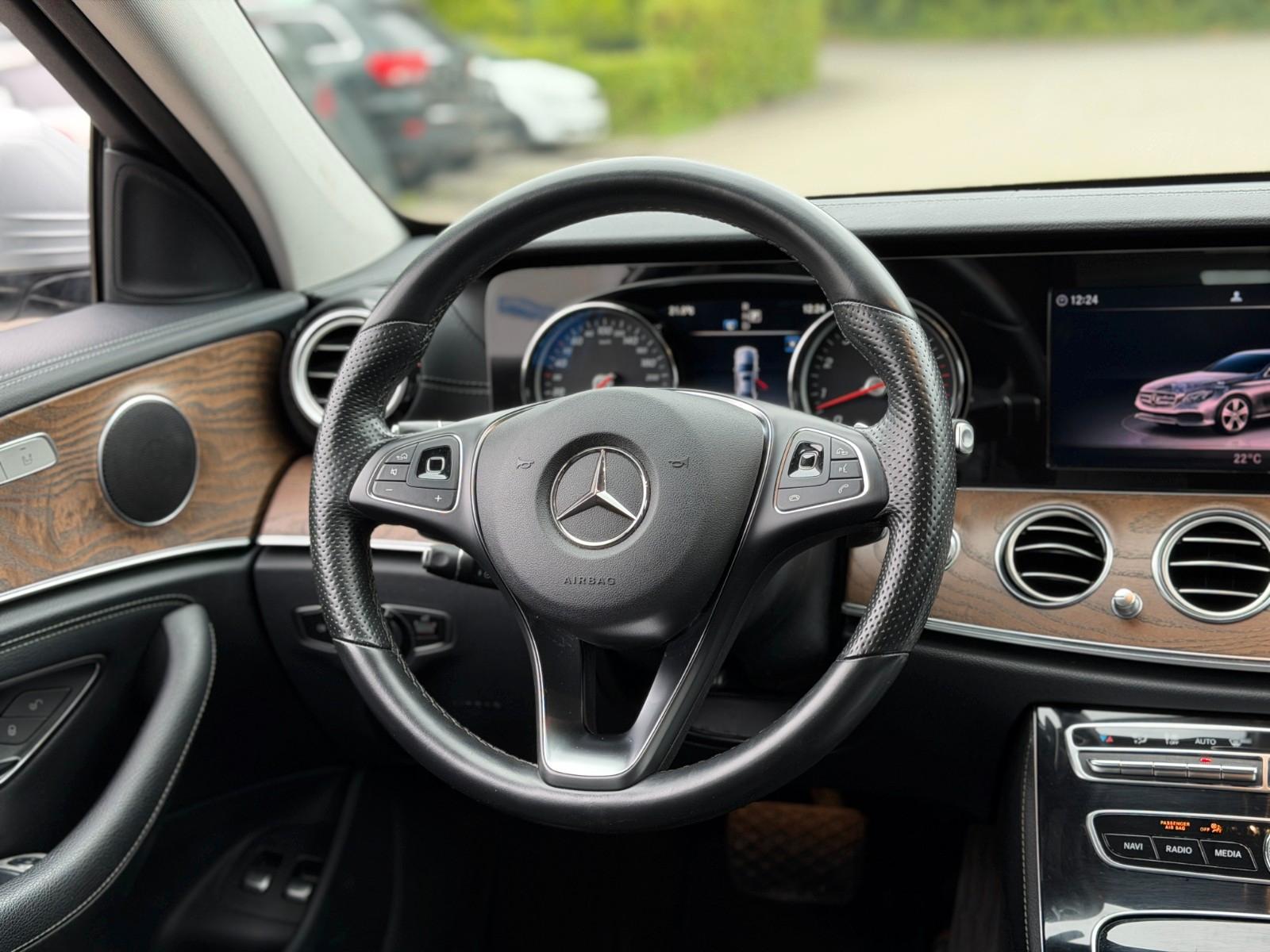 Mercedes-Benz E 400 E Limousine 4Matic *Navi*KeyL *Kamera *LED