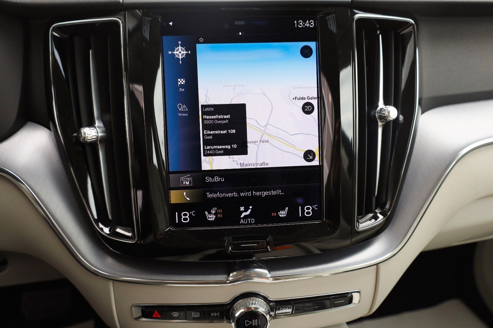 Fahrzeugabbildung Volvo XC60 Momentum Pro Leder,Navi,LED,SH,IntelliSafe
